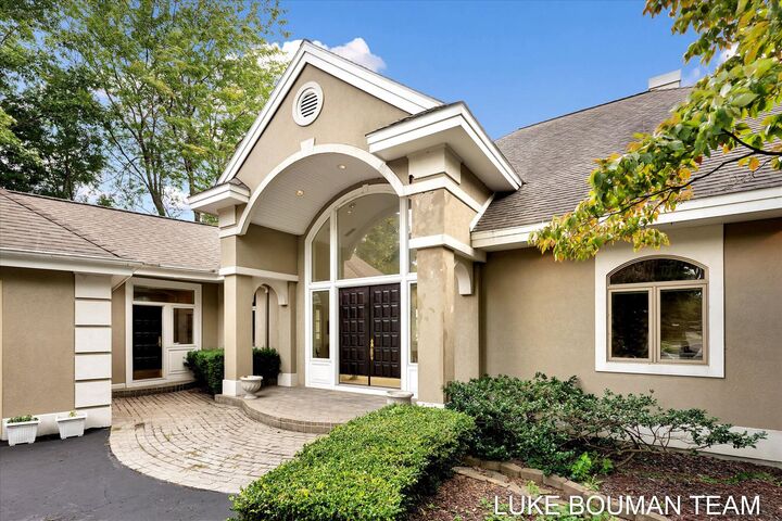 Property Photo: 15919 Orchard Point Drive MI 49456