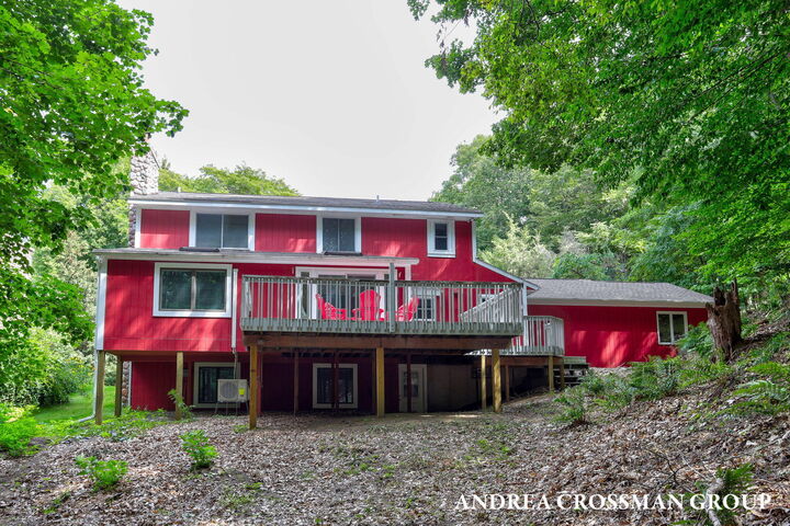 Property Photo:  210 Timbercrest Court  MI 49424 