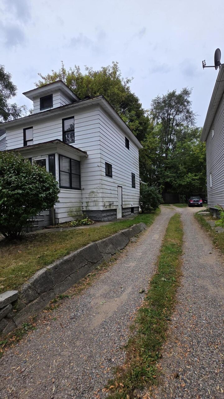 Property Photo: 606 S Gorham Street MI 49203