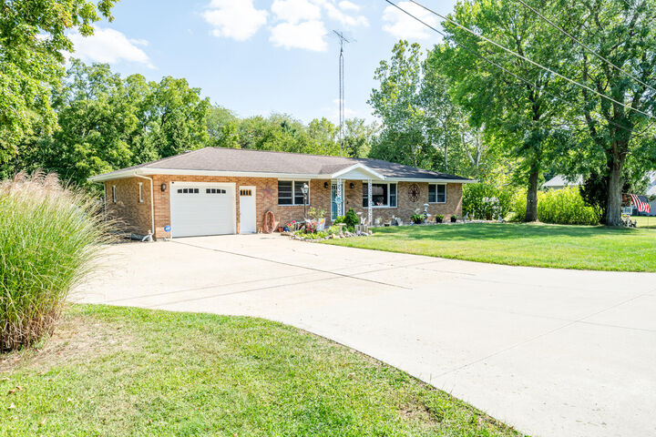 Property Photo:  4537 Stanley Avenue  MI 49098 
