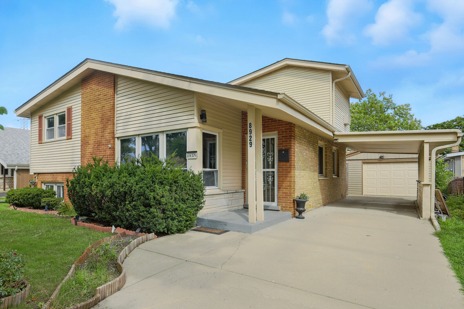 Property Photo:  8929 Cherry Avenue  IL 60053 