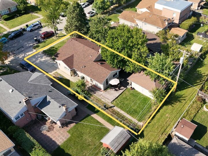 Property Photo:  3814 W Sherwin Avenue  IL 60712 