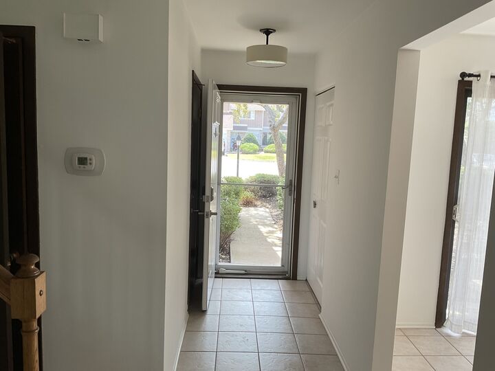Property Photo:  1129 Rhodes Court  IL 60189 
