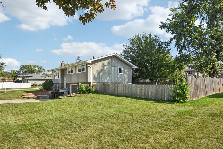 Property Photo:  16740 Forest Avenue  IL 60452 