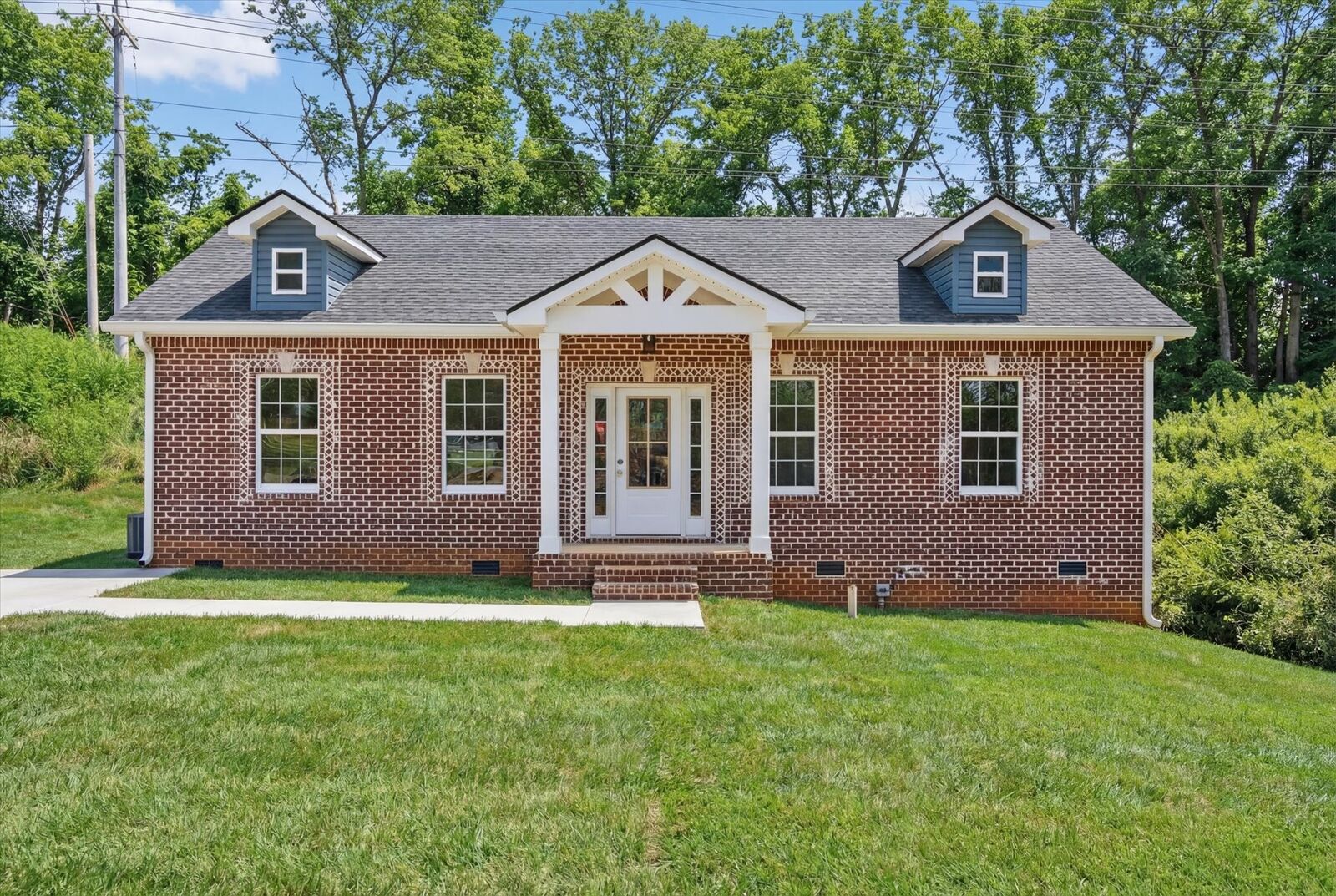 Property Photo: 613 Hill Road TN 37043