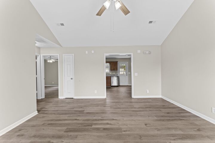 Property Photo: 406 Fairway Grn TN 37160