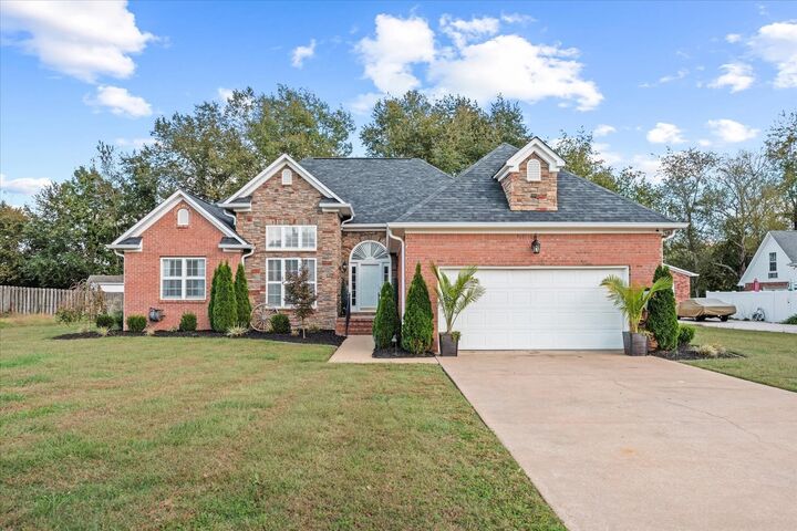 717 Toben Ter  Lawrenceburg TN 38464 photo