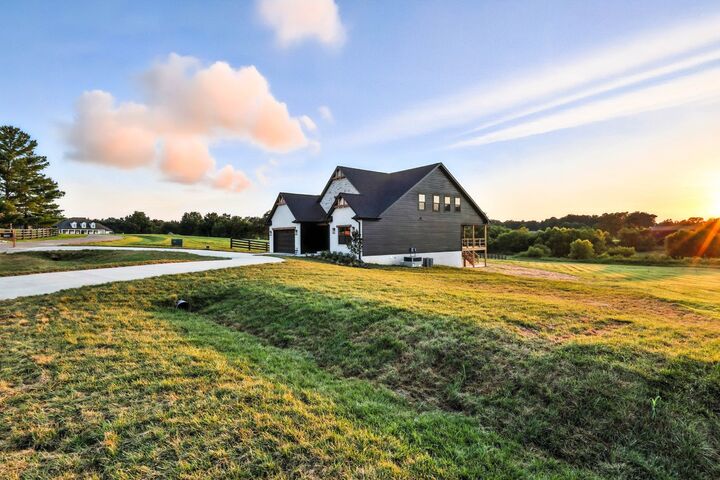 230 Hall Ct  Adams TN 37010 photo