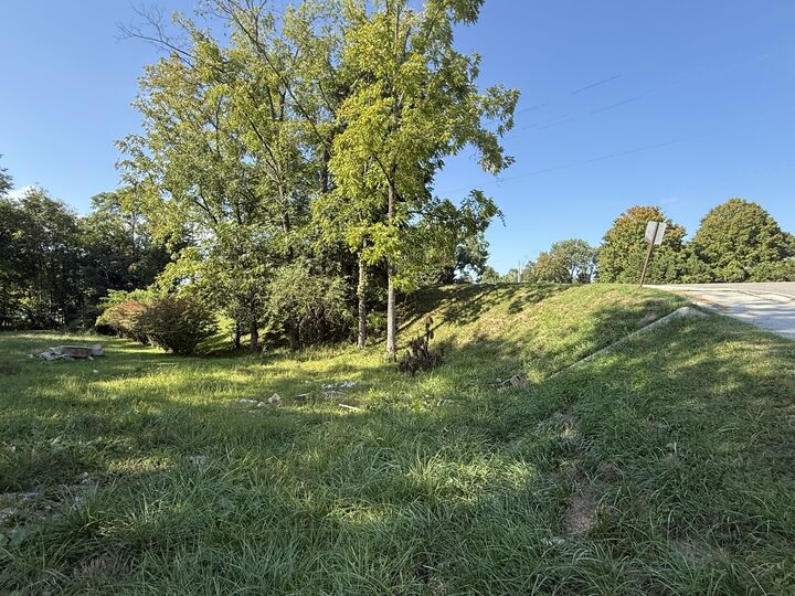 Property Photo:  400 S Ramsey St  TN 37355 