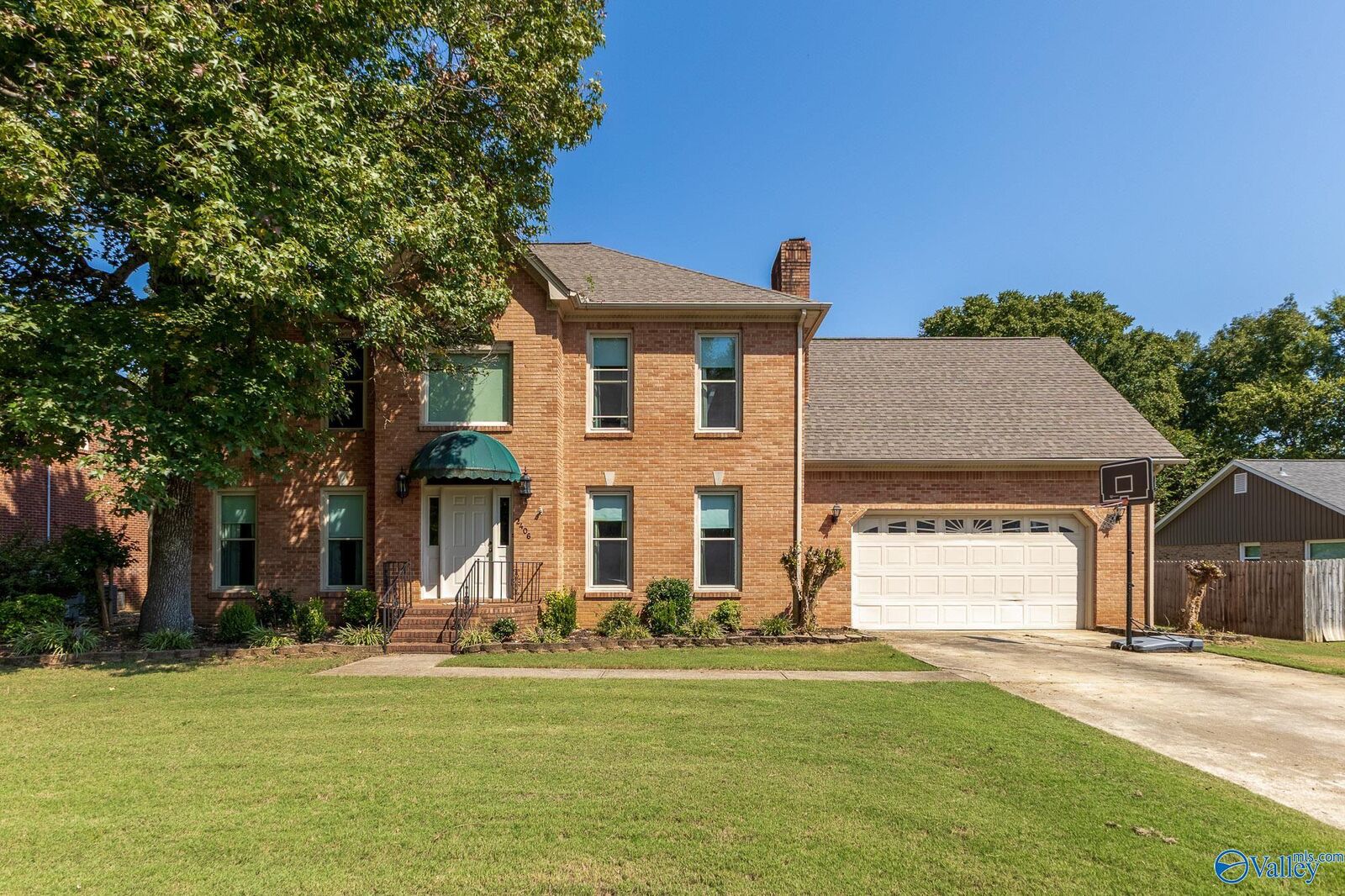 Property Photo: 2406 Auburn Drive AL 35603