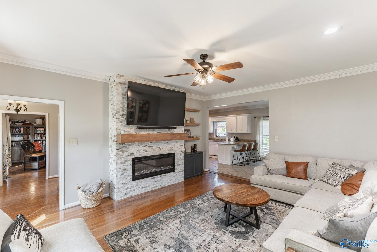 Property Photo:  2406 Auburn Drive  AL 35603 