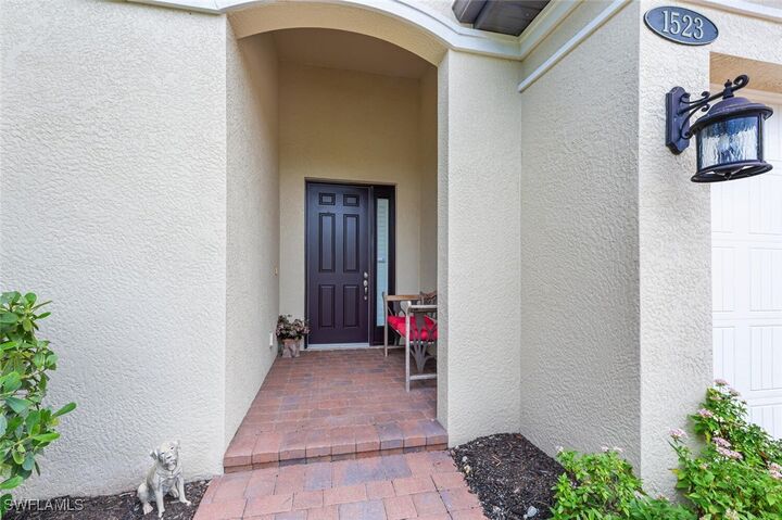 Property Photo:  1523 Mockingbird Drive  FL 34120 