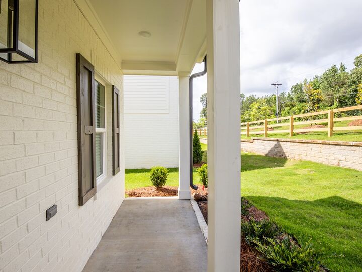 Property Photo:  303 Magnolia Court  MS 38655 
