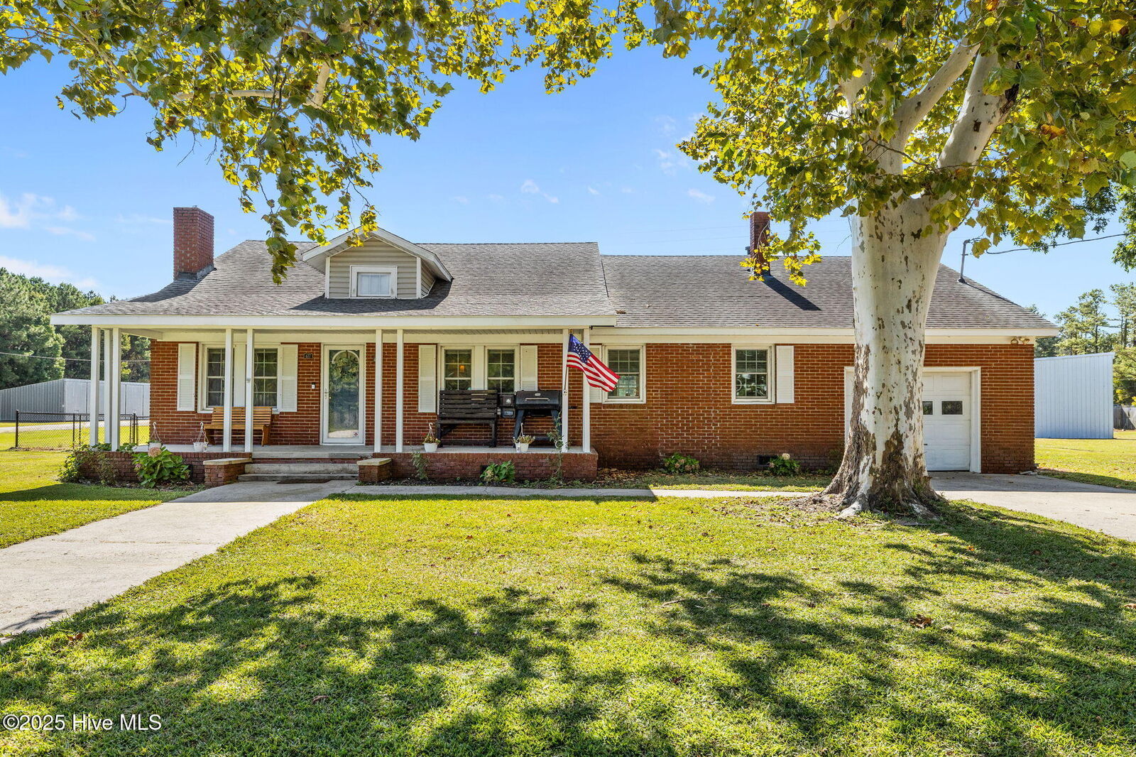 Property Photo:  477 Harkers Island Road  NC 28516 