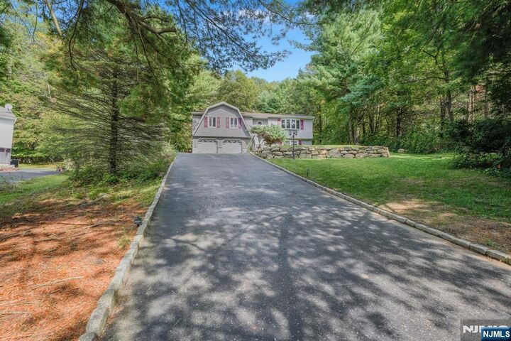 Property Photo:  18 Juniper Terrace  NJ 07456