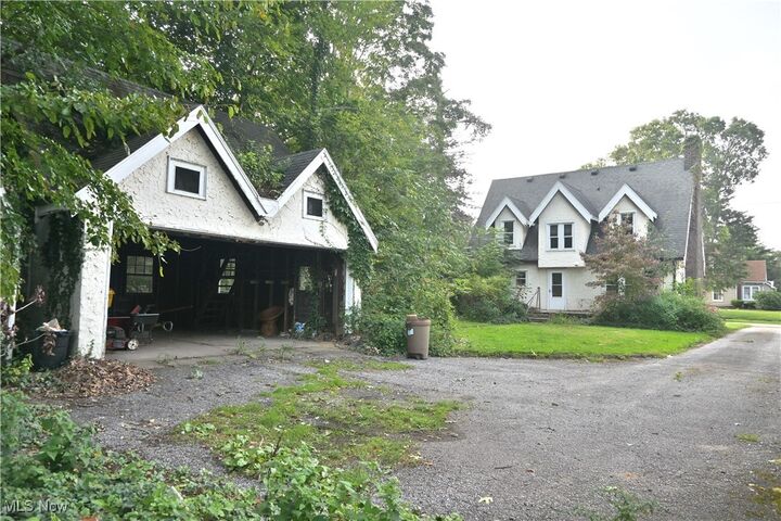 Property Photo: 919 Lincoln Drive OH 44030