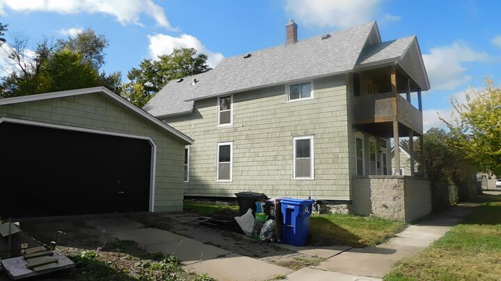 Property Photo:  108 Sims Avenue  MN 55117
