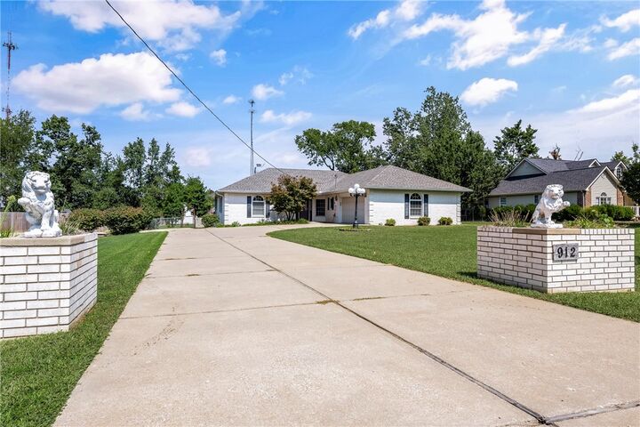 912 NW 9th Street  Bentonville AR 72712 photo