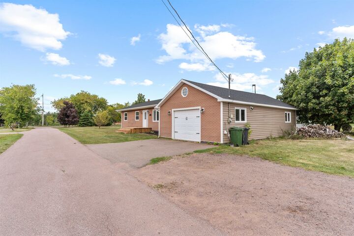 Property Photo: 11 Fraser Street PE C0B 1B0