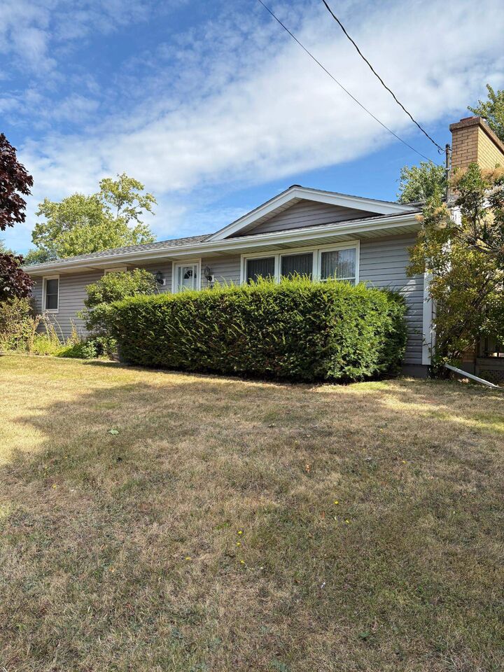 Property Photo:  340 North River Road  PE C1A 3M5 