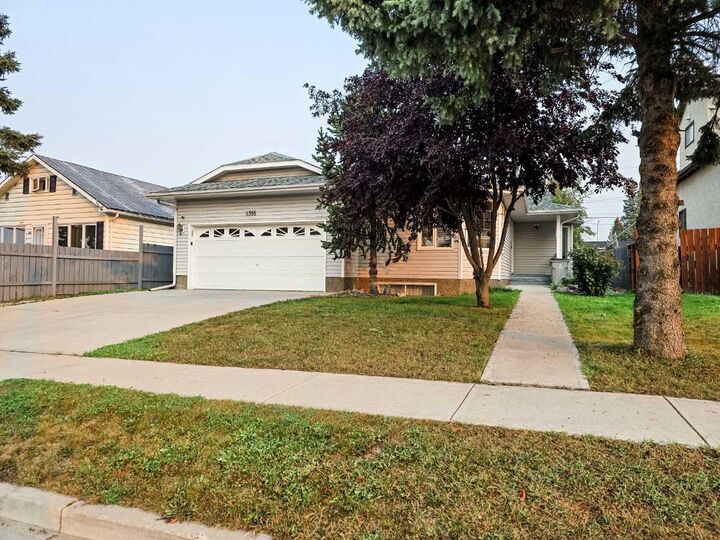 Property Photo: 4918 5 Avenue AB T7E 1T1