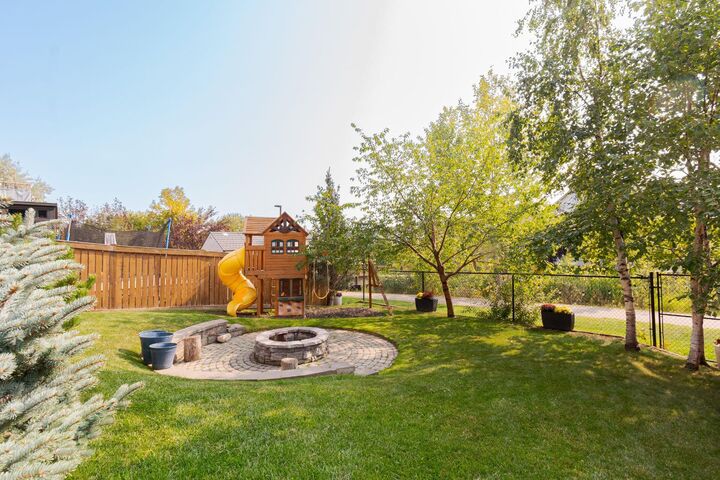Property Photo:  223 Rattlepan Creek Crescent  AB T9K 2V6 