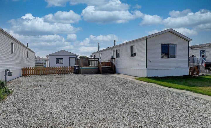 9709 108 Avenue  Clairmont AB T8X 5E4 photo