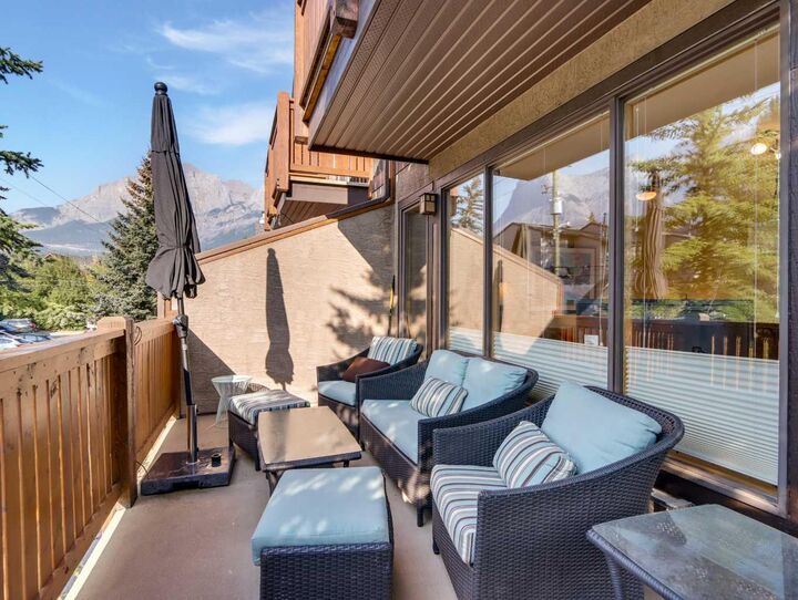Property Photo:  729 4th Street 2  AB T1W 2G8 
