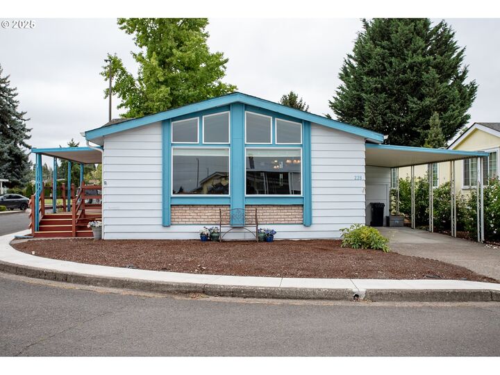 Property Photo: 1199 N Terry St 228 OR 97402