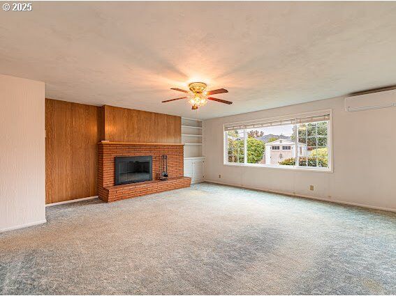 Property Photo:  3138 Columbine St  OR 97404 