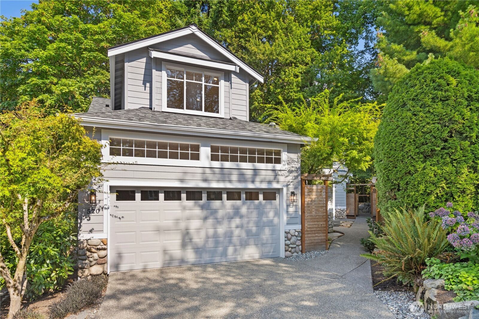 Property Photo:  520  2nd Avenue S  WA 98033