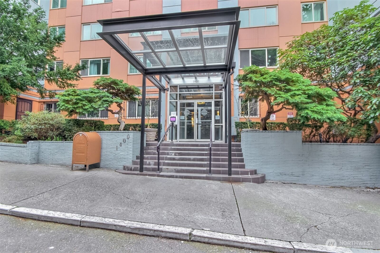 Property Photo:  1400  Hubbell Place 1413  WA 98101 