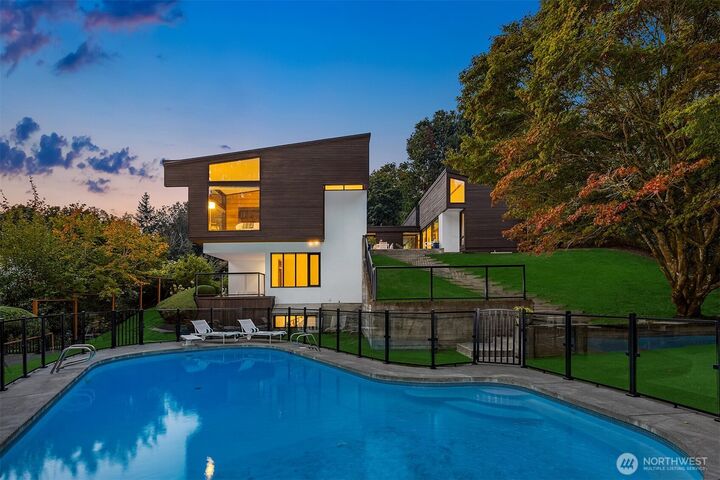 Property Photo:  4343 W McLaren Street  WA 98199 