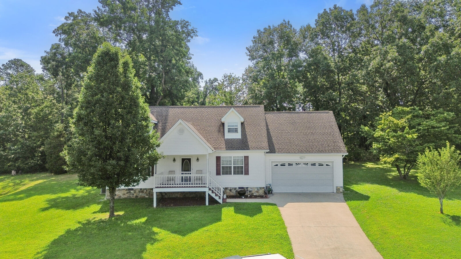 Property Photo: 202 Fox Crest Drive SW TN 37311