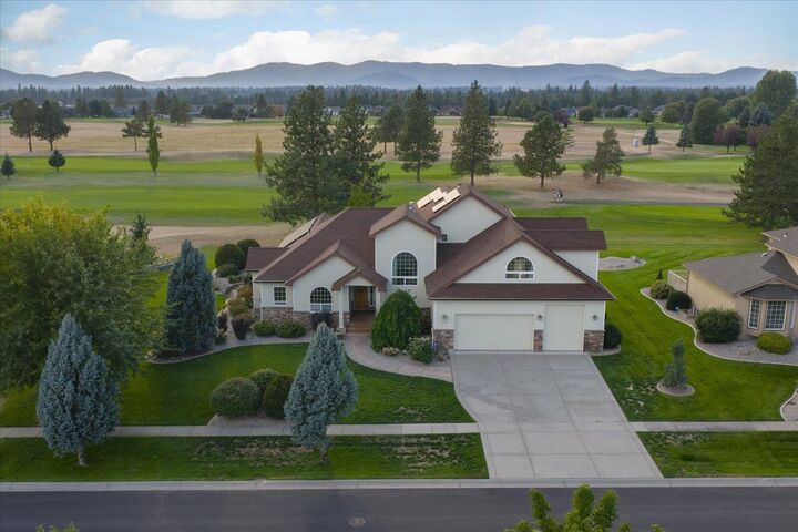 Property Photo:  919 N Country Club Dr  WA 99006 