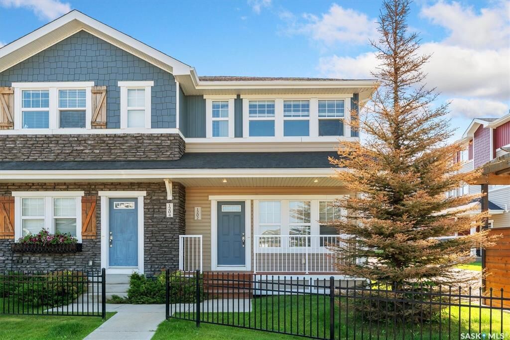 Property Photo:  1202 Pringle Way  SK S7T 0X5 