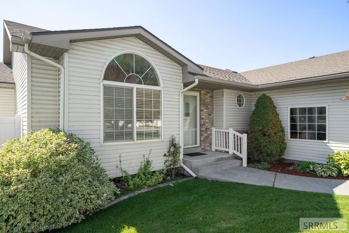 Property Photo: 3086 Stoneridge Circle ID 83406