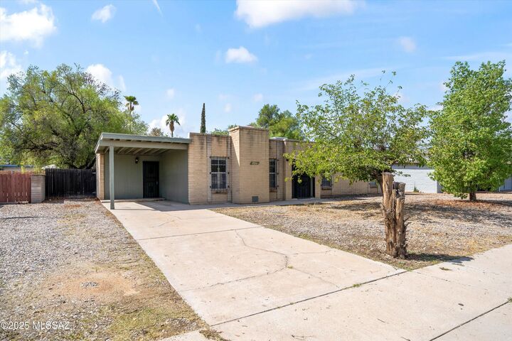 Property Photo:  7530 E Stella Road  AZ 85730 