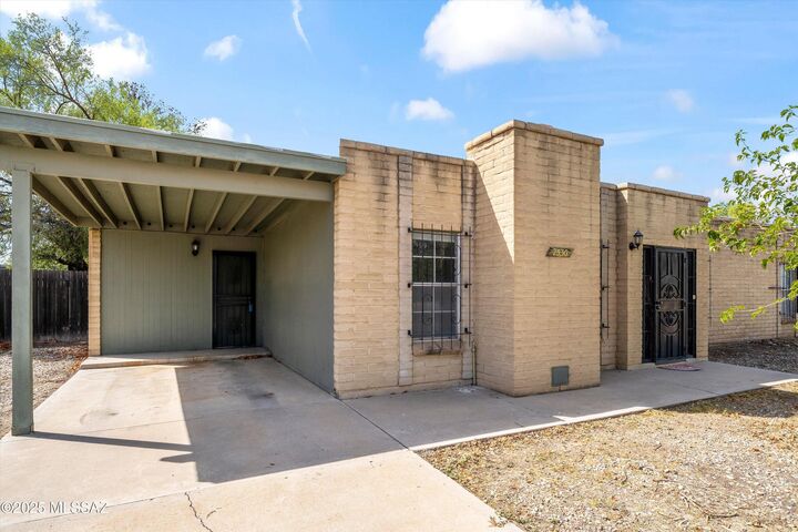 Property Photo: 7530 E Stella Road AZ 85730