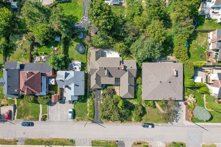 Photo de la propriété: 857 Bourke Street ON P1B 3K5