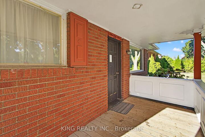 Property Photo:  17 Toulon Crescent  ON N5V 1J4 