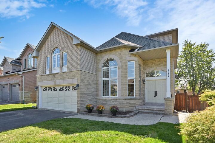 Photo de la propriété:  177 Alpine Crescent  ON L4S 1W4 