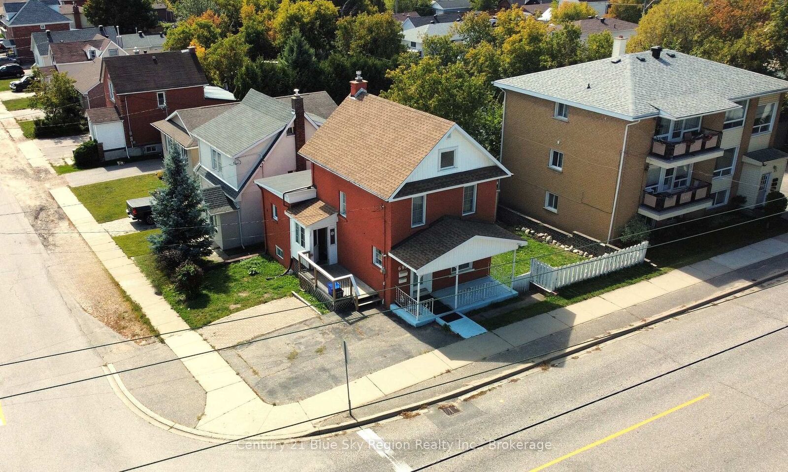 Property Photo:  695 High Street  ON P1B 6R9 