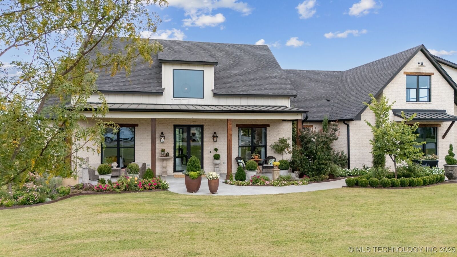 Property Photo: 31001 E 68th Street OK 74014