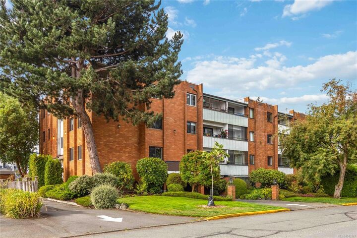 Property Photo:  853 Selkirk Ave 307  BC V9A 2T7 