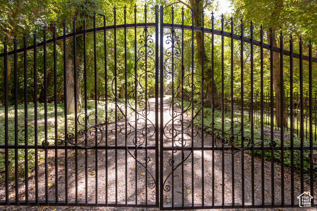 Property Photo: 2318 E Walker Ln UT 84117