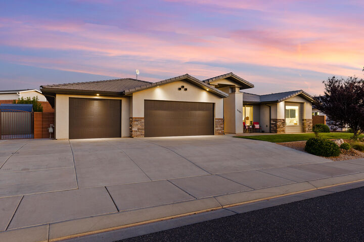 Property Photo:  3501 W Park View Dr  UT 84737 