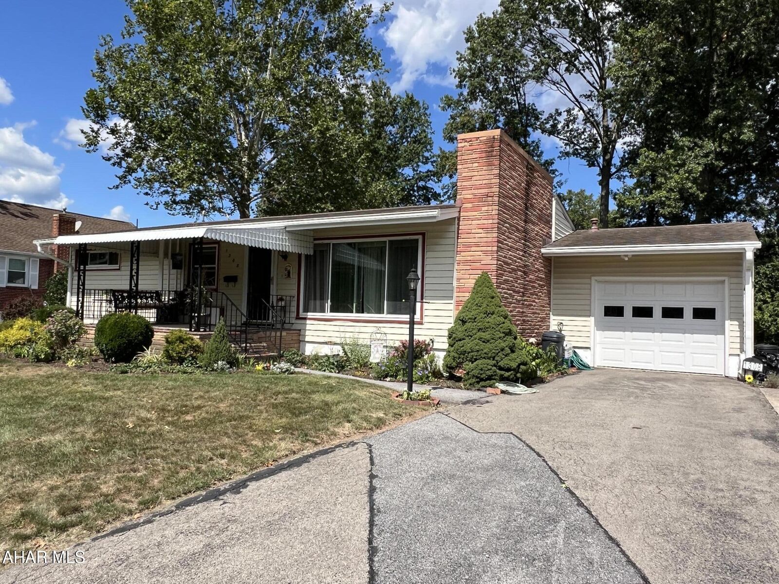 Property Photo:  1308 Poplar Avenue  PA 16648 