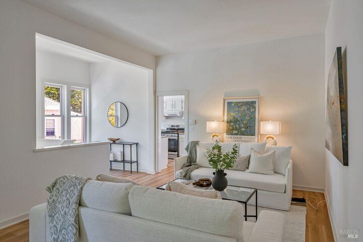Property Photo: 105 Bayview Street CA 94901