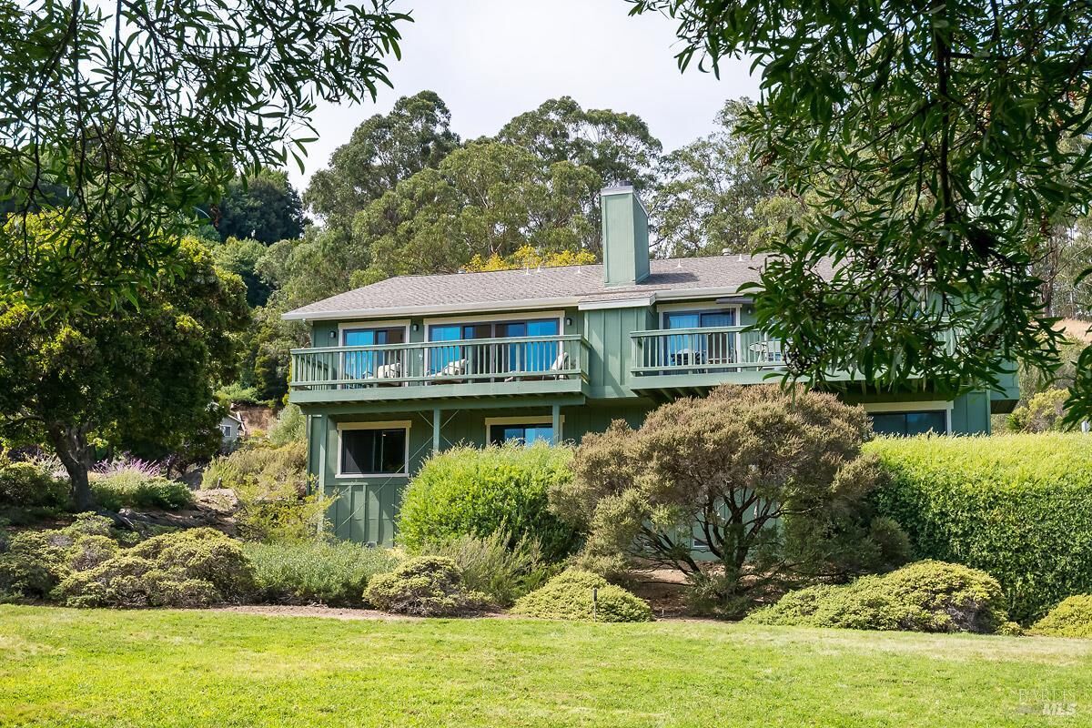 Property Photo:  30 Toyon Court  CA 94925 